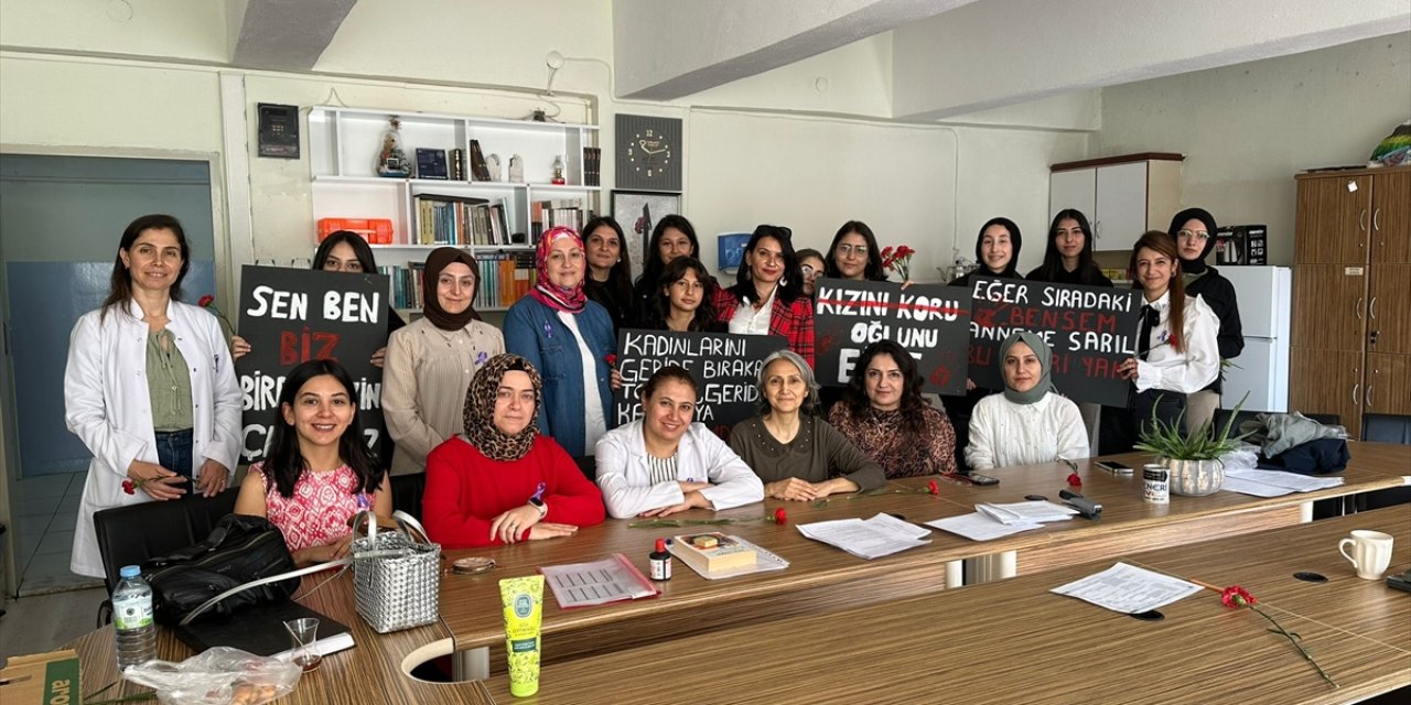 Lise öğrencilerinden kadın cinayetlerine tepki