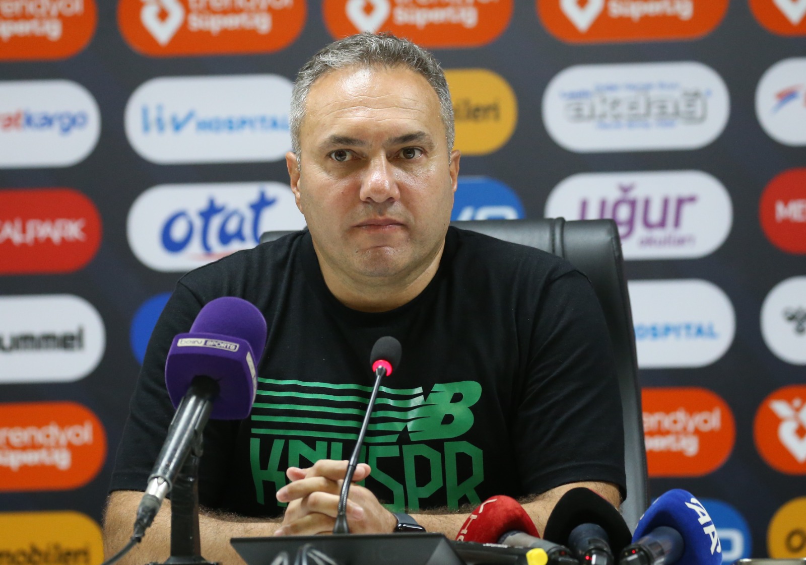 Konyaspor cephesinden mağlubiyet yorumu! Teknik heyetten oyunculara uyarı