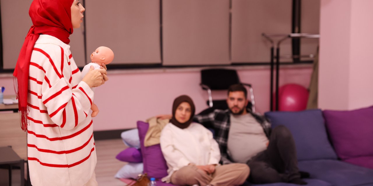 “İlk Adım Ebe Gebe Okulu” Türkiye’ye örnek oldu