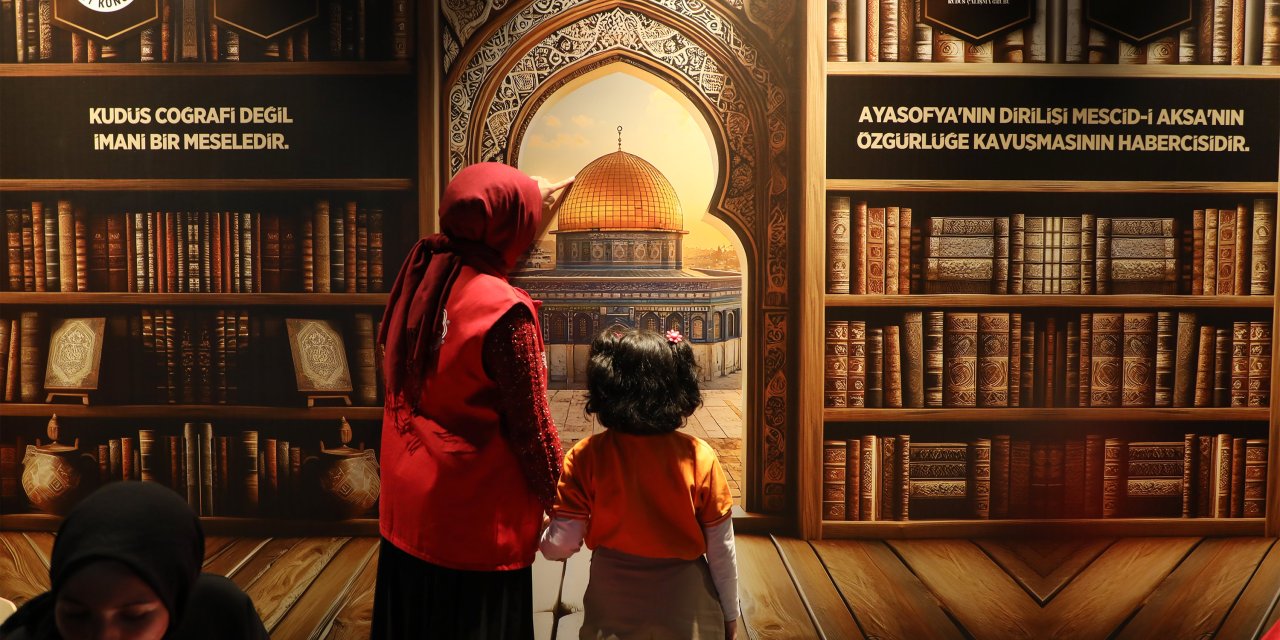 ‘Özgür Filistin’ standına Konya Kitap Günleri’nde büyük ilgi