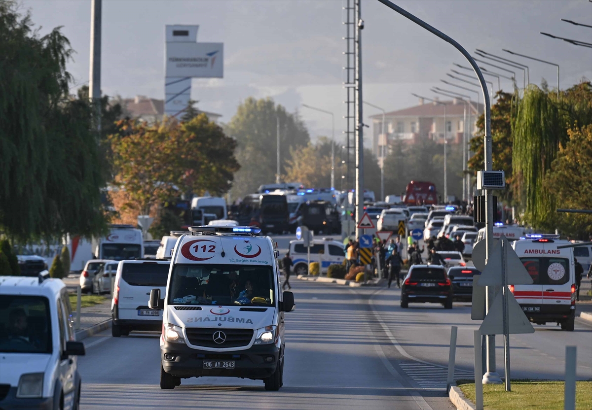 Konya'da devrilen otomobildeki 5 kişi ağır yaralandı