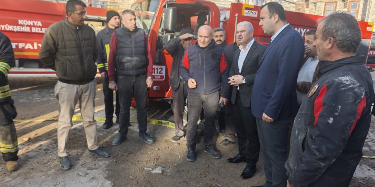 Konya'da çıkan yangında 3 ev kullanılmaz hale geldi! Vali Akın bölgede incelemelerde bulundu