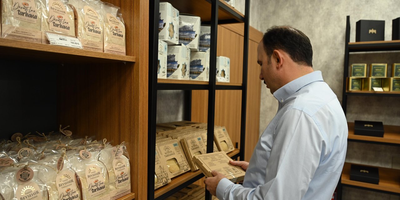 Başkan Altay, Pelen Yöresel Ürün Satış Merkezi’nde incelemelerde bulundu