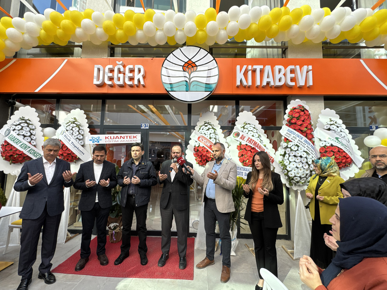 Konya’da Değer Kitabevi coşkuyla açıldı