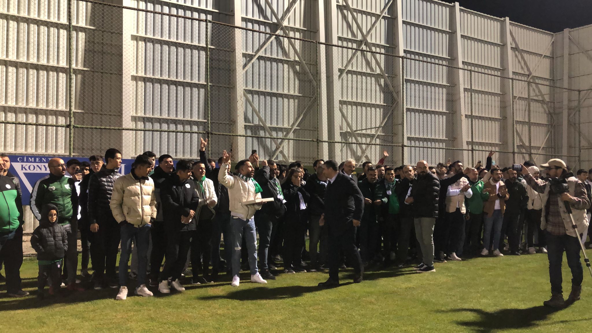 Konyaspor taraftarından Kayacık Tesisleri'ne çıkarma! Göztepe maçı öncesi kritik destek