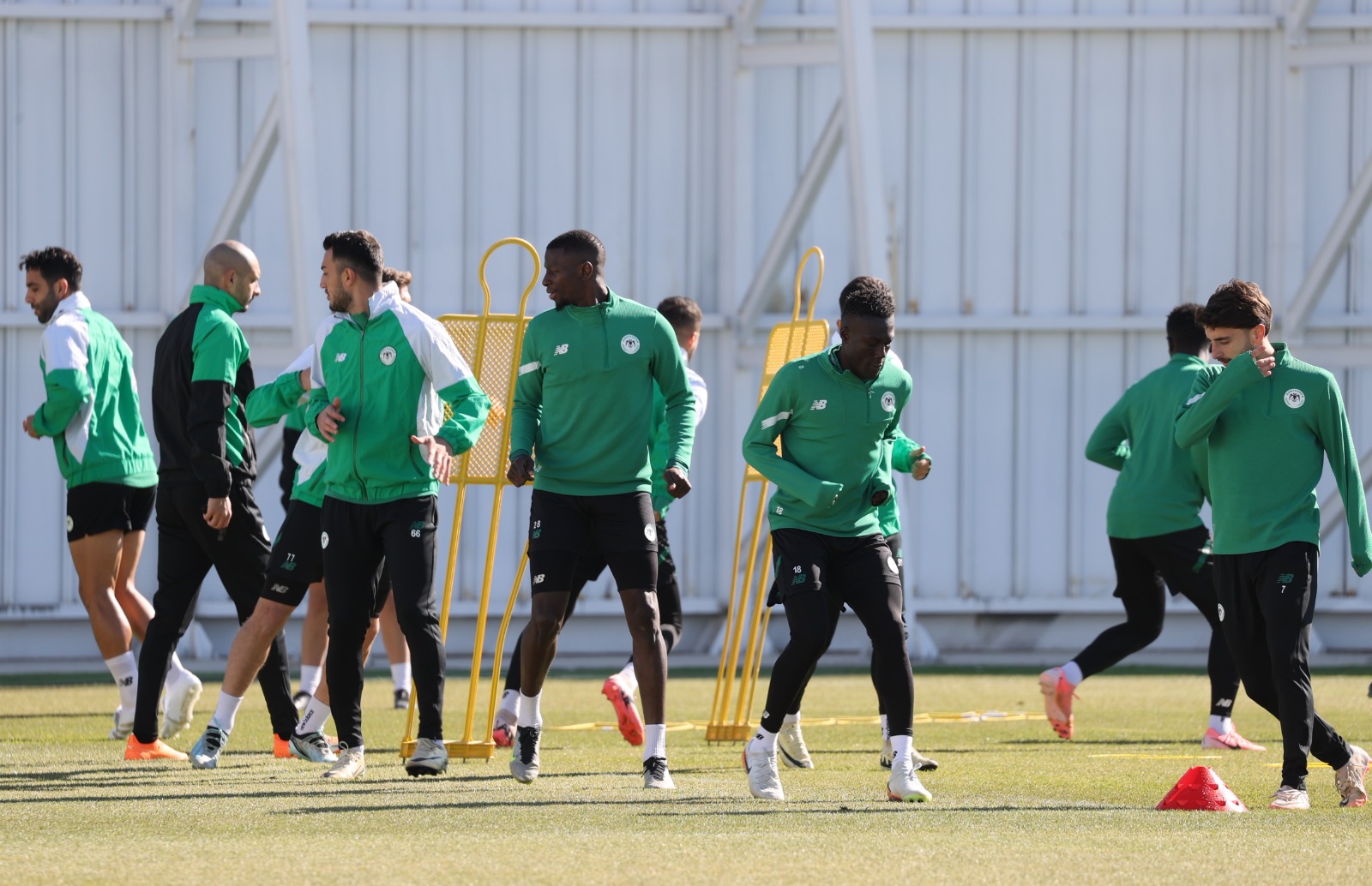 İzmir’de büyük sınav! Konyaspor Göztepe’nin galibiyet serisine meydan okuyor