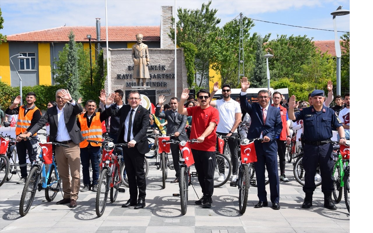 aa-20240515-34572707-34572702-karapinarda-kaymakam-onal-ogrencilerle-bisiklet-surdu.jpg