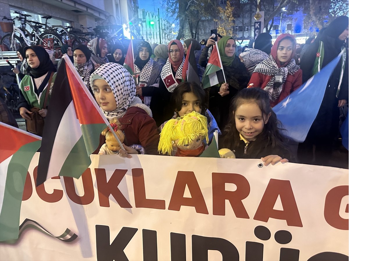 aa-20241120-36248562-36248560-konyada-filistinli-cocuklara-destek-yuruyusu-duzenlendi.jpg