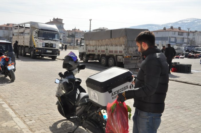 aa-20250227-37183533-37183529-konyada-yasli-bireylerin-yaptiklari-market-ve-pazar-alisverisi-ucretsiz-evlerine-tasiniyor.png