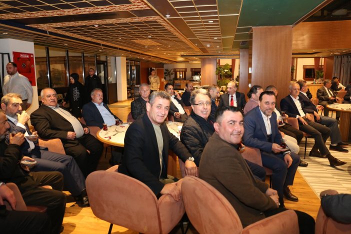 konesob-ailesi-iftarda-bulustu-11.jpg