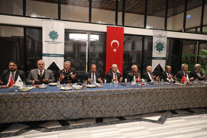 konesob-ailesi-iftarda-bulustu-14-001.jpg