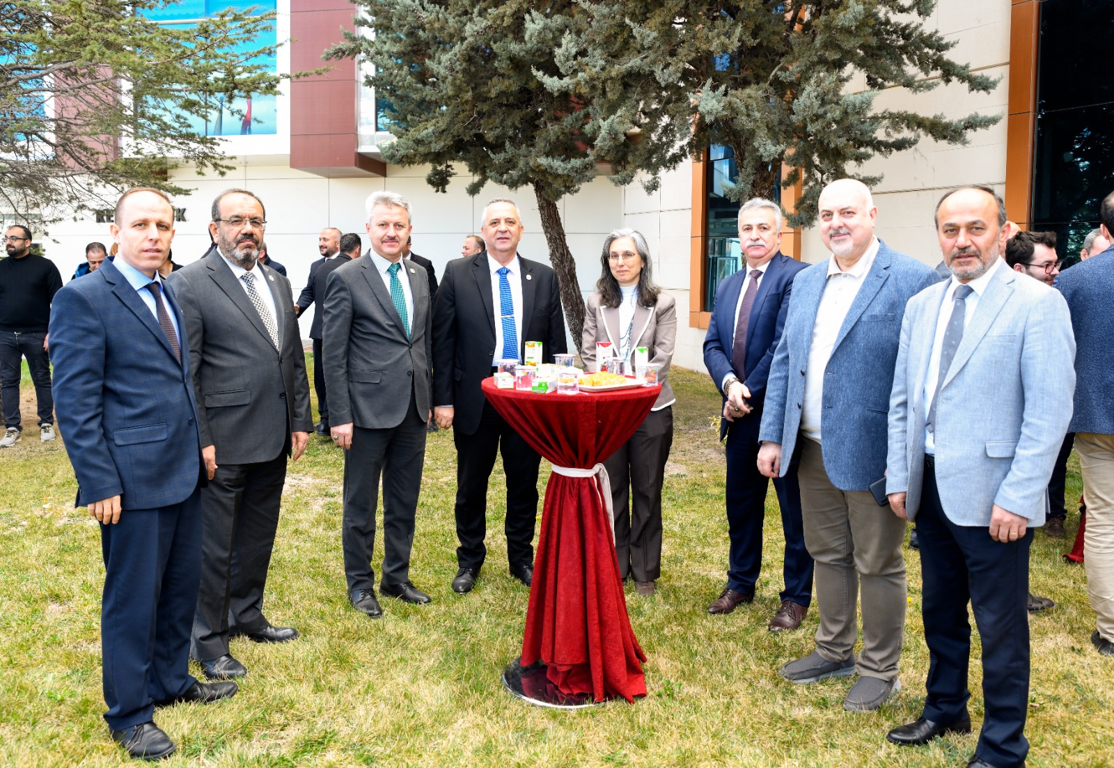 ktun-rektoru-prof-dr-osman-nuri-celik-bayramlasma-programinda-akademik-ve-idari-personeliyle-bir-araya-4.jpeg