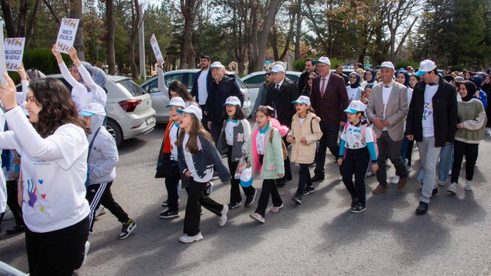 9-geleneksel-otizm-farkindalik-etkinligi-duzenlendi-4.jpg