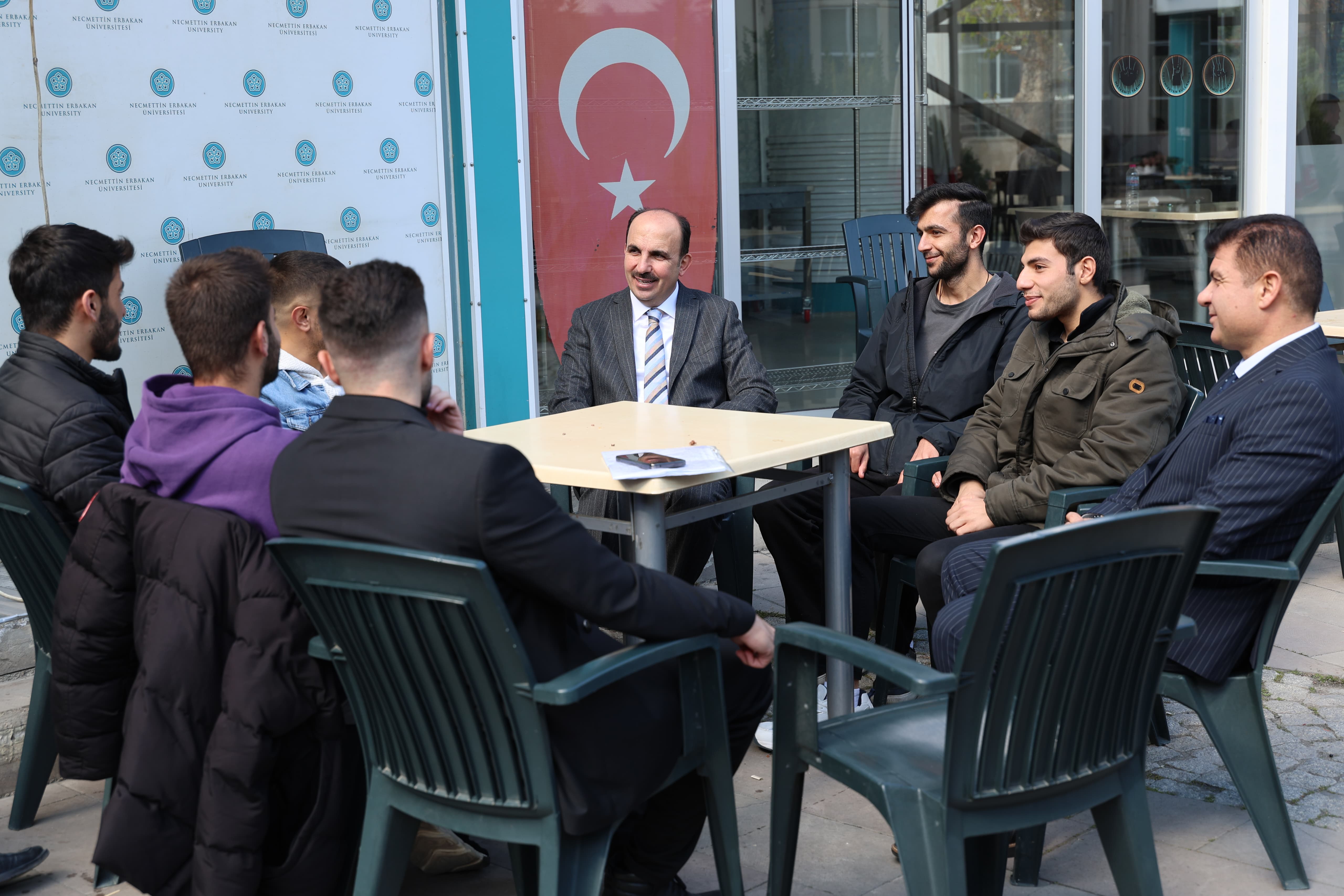 baskan-altay-ogrencilerle-bir-araya-geldi-5.jpg