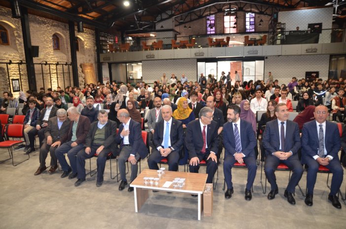 aa-20250421-37700832-37700827-konyada-anadolu-mektebi-mavera-okumalari-rasim-ozdenoren-etkinligi-duzenlendi.png