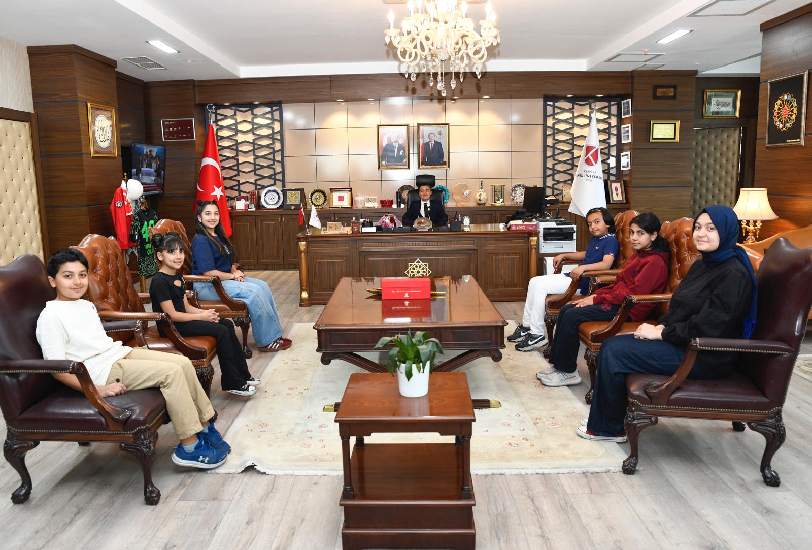 konya-teknik-universitesi-ktunnde-23-nisan-coskusu-rektorluk-6-1.jpeg