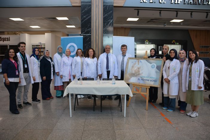 neu-tip-fakultesi-hastanesinden-yikanan-eller-kurtarilan-hayatlar-mesaji-1.jpg
