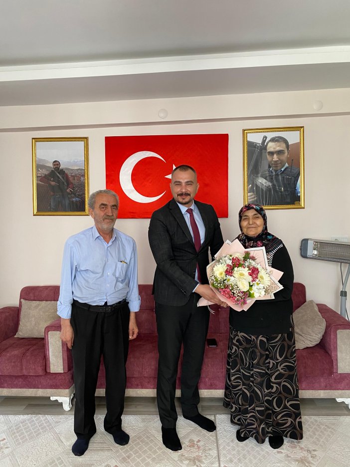 iletisim-baskanligi-konya-bolge-mudurlugunden-sehit-annesine-anlamli-ziyaret-2.jpeg