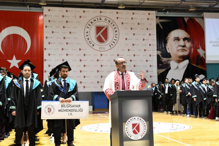 ktun-bilgisayar-ve-bilisim-fakultesi-ilk-mezunlarini-gururla-ugurladi-02.jpg