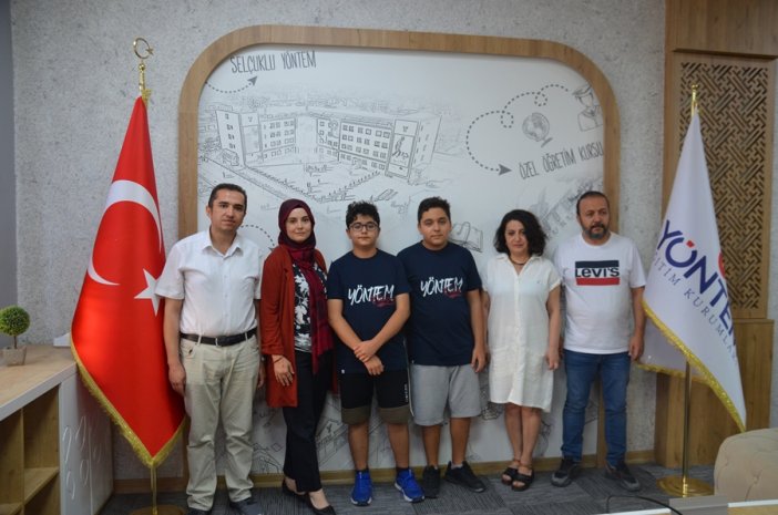 orenci-velileri-ve-ogrenciler-birlikte-foto.jpg