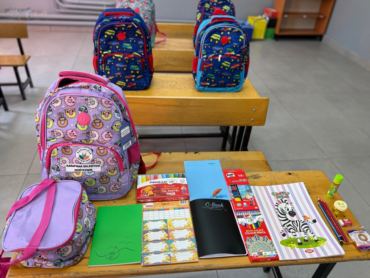 karapinarda-900-birinci-sinif-ogrencisine-kirtasiye-destegi-1.jpg