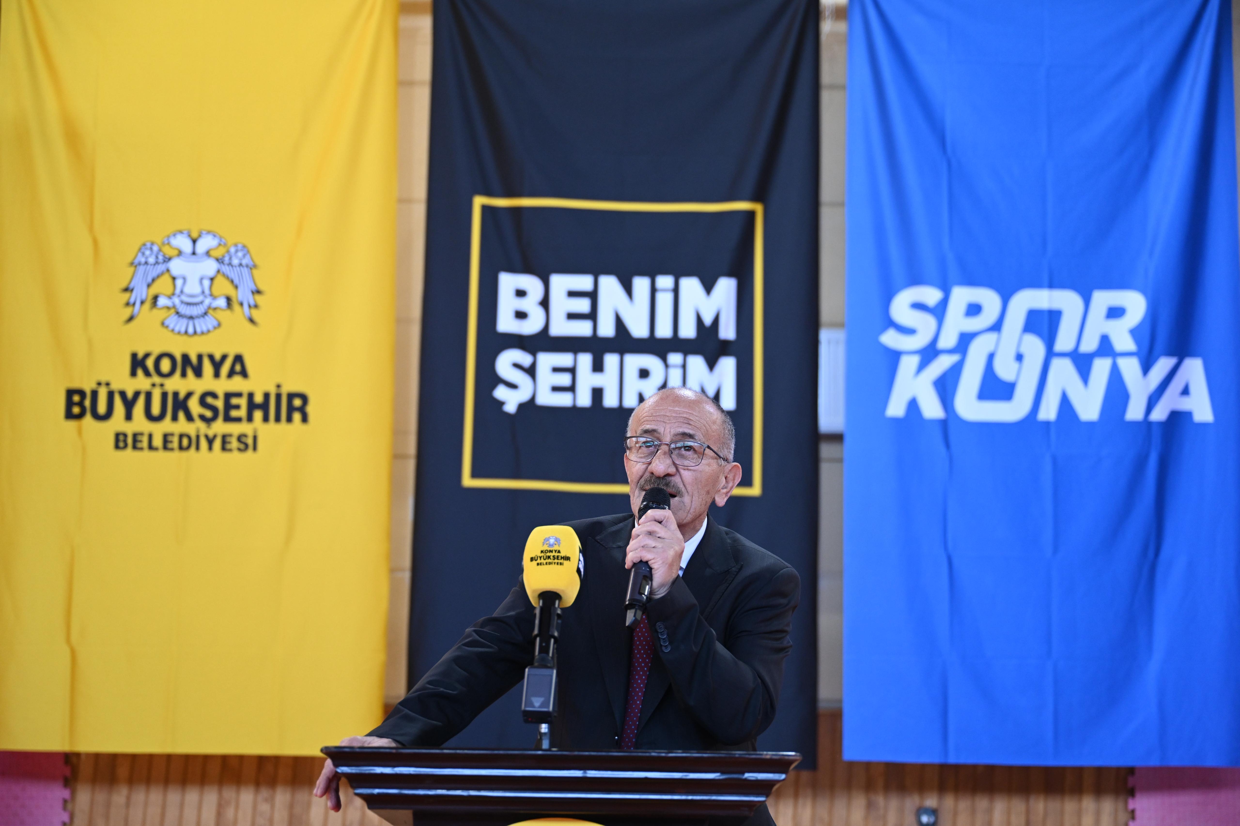 baskan-altay-beysehirde-spor-okullari-donem-acilisinda-ogrencilerle-bulustu-6.jpg