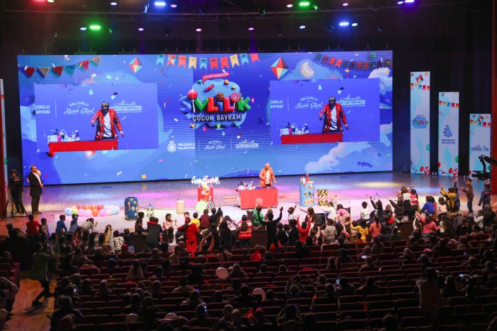 sivlilik-cocuk-bayrami-450-bin-kisilik-19.jpg