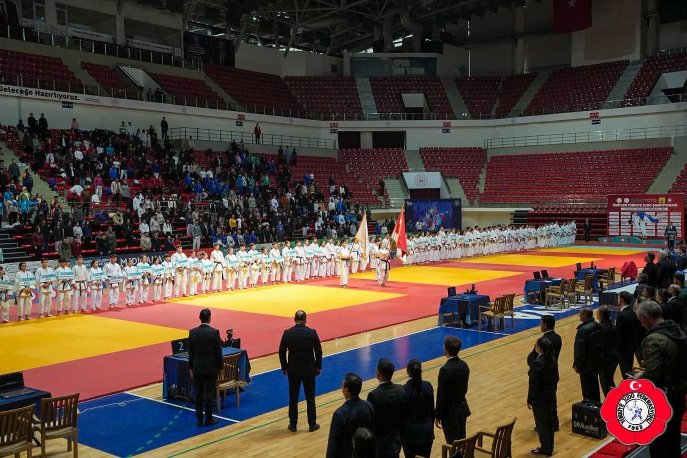konya-buyuksehir-umitler-judo-takimi-turkiye-ikincisi-oldu-1.jpg