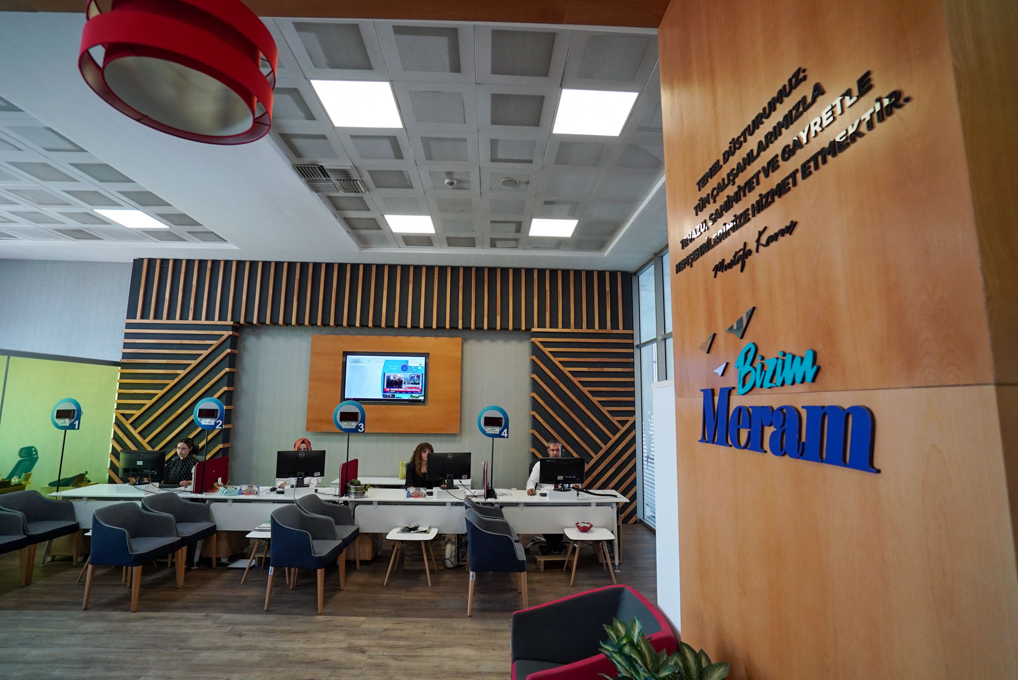 meramda-hizmette-konforun-kapisi-bizim-meram-masasi-1.jpg