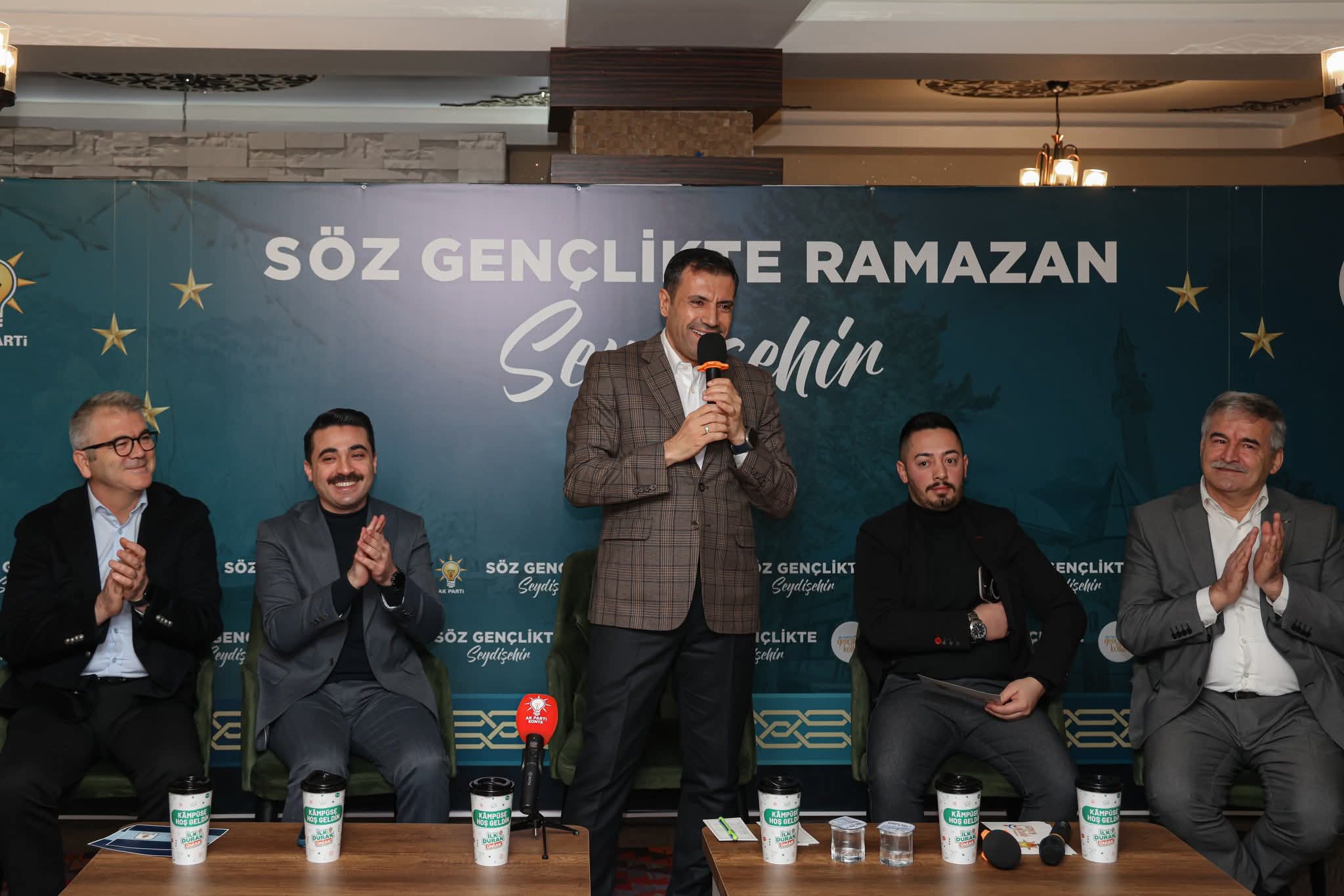 ak-parti-il-baskani-ozgokcen-seydisehirde-genclerle-bulustu-2.jpeg