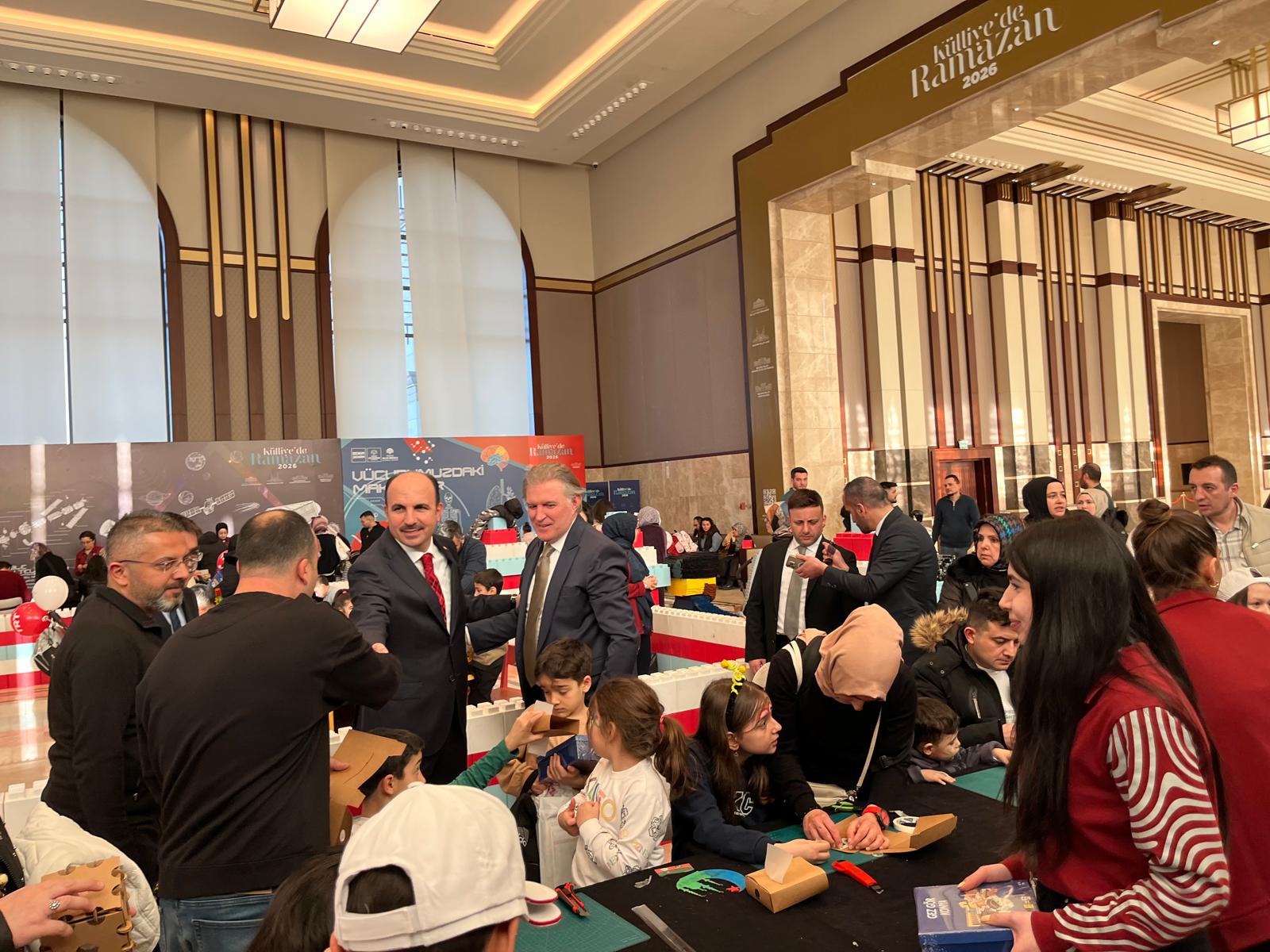 baskan-altay-konya-bilim-merkezi-etkinlik-alaninda-cocuklarla-bulustu-5.jpg