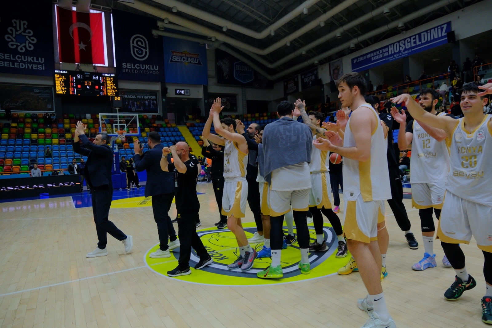 buyuksehir-adini-yari-finale-yazdirdi-4.jpg