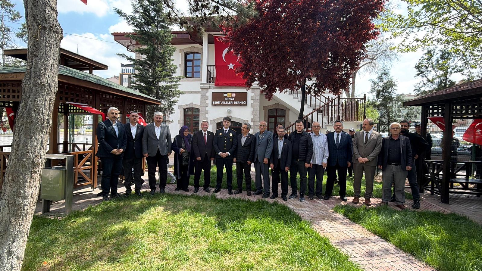 yeni-konya-il-emniyet-mudurunden-anlamli-ziyaret-18.jpeg