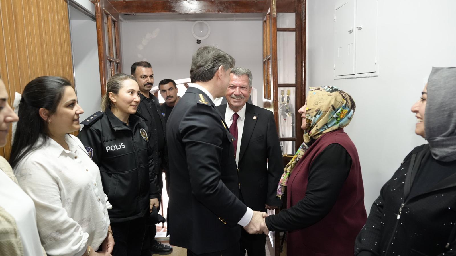 yeni-konya-il-emniyet-mudurunden-anlamli-ziyaret-3.jpeg
