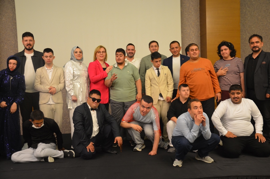 konyada-ozel-ogrenciler-askerlik-kinasinda-askerlik-heyecani-yasadi-6.jpg