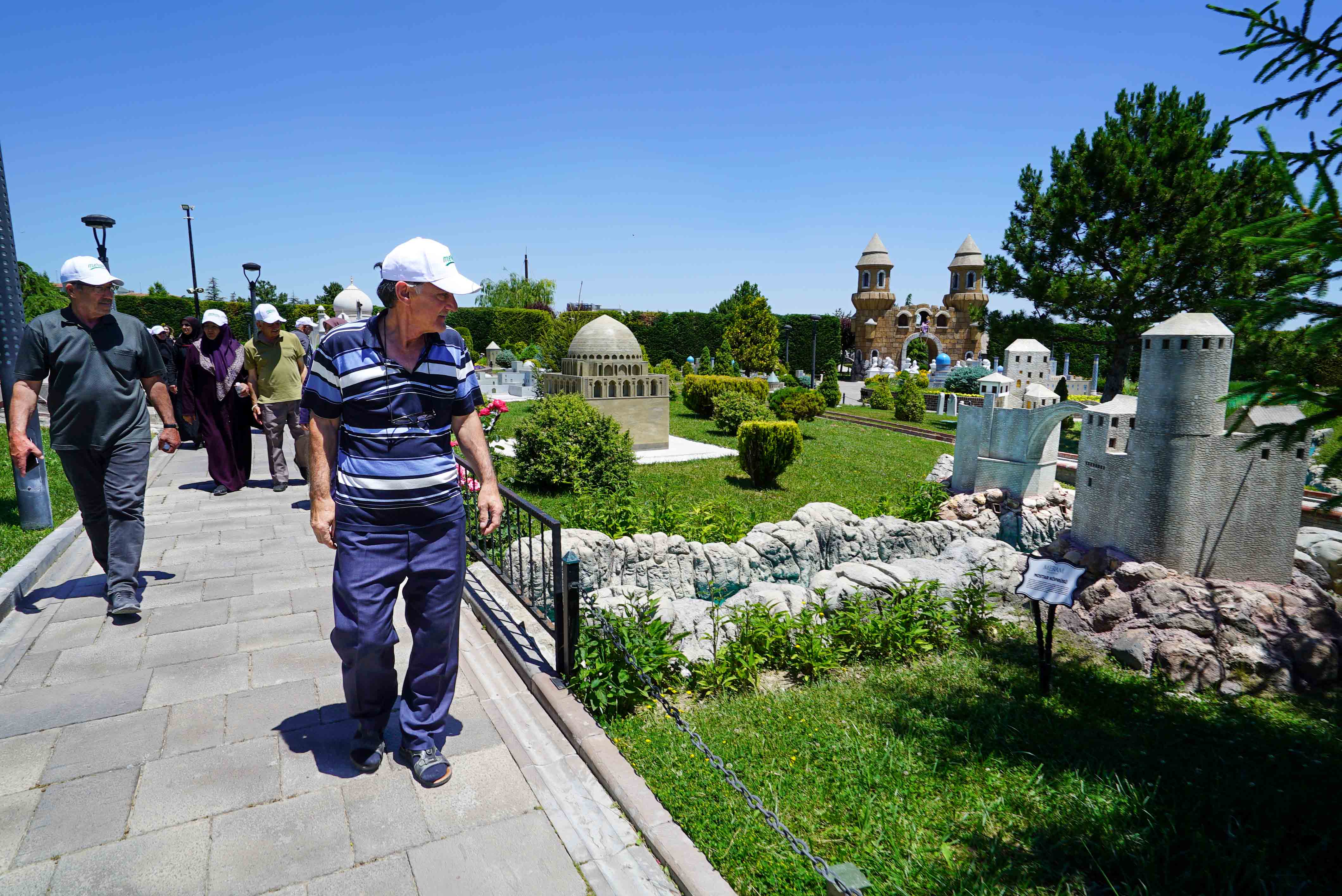 meramdan-60-yas-ustu-buyuklere-yaz-hediyesi-10.jpg