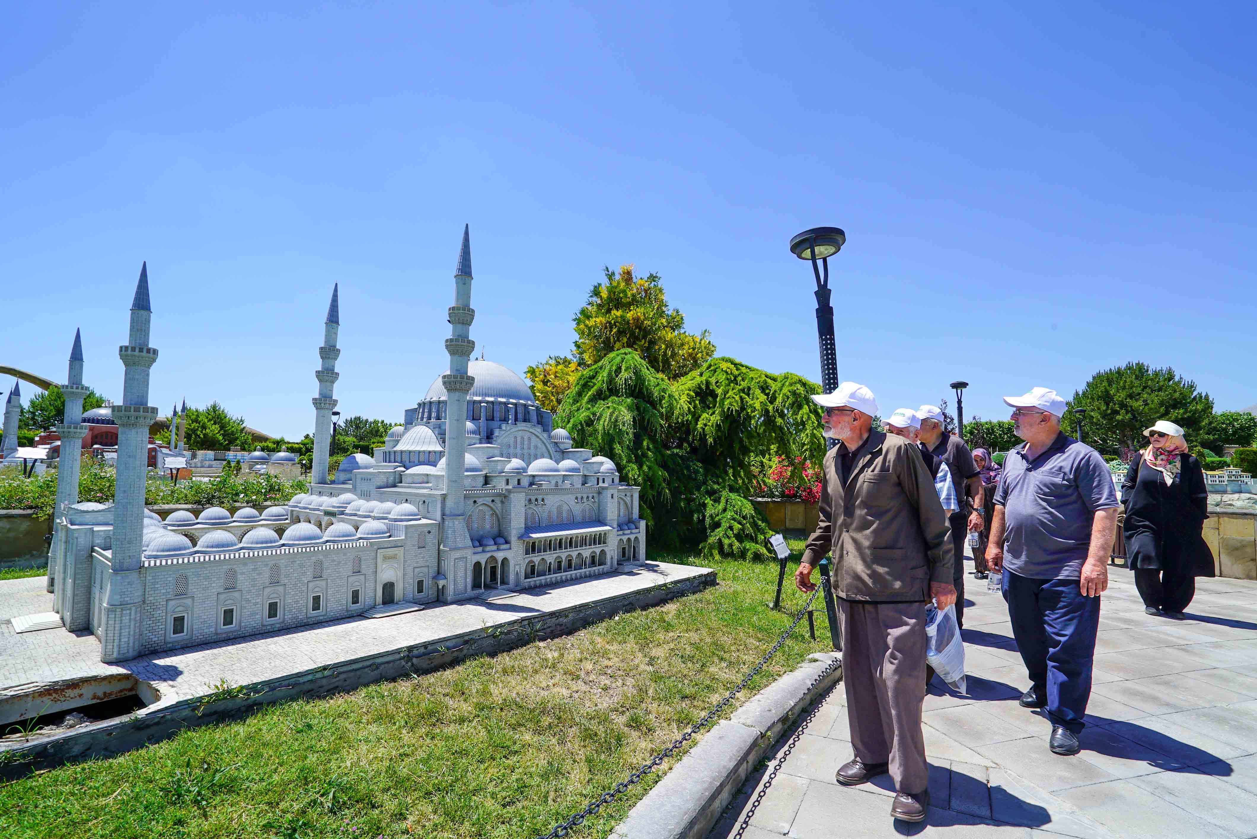 meramdan-60-yas-ustu-buyuklere-yaz-hediyesi-11.jpg