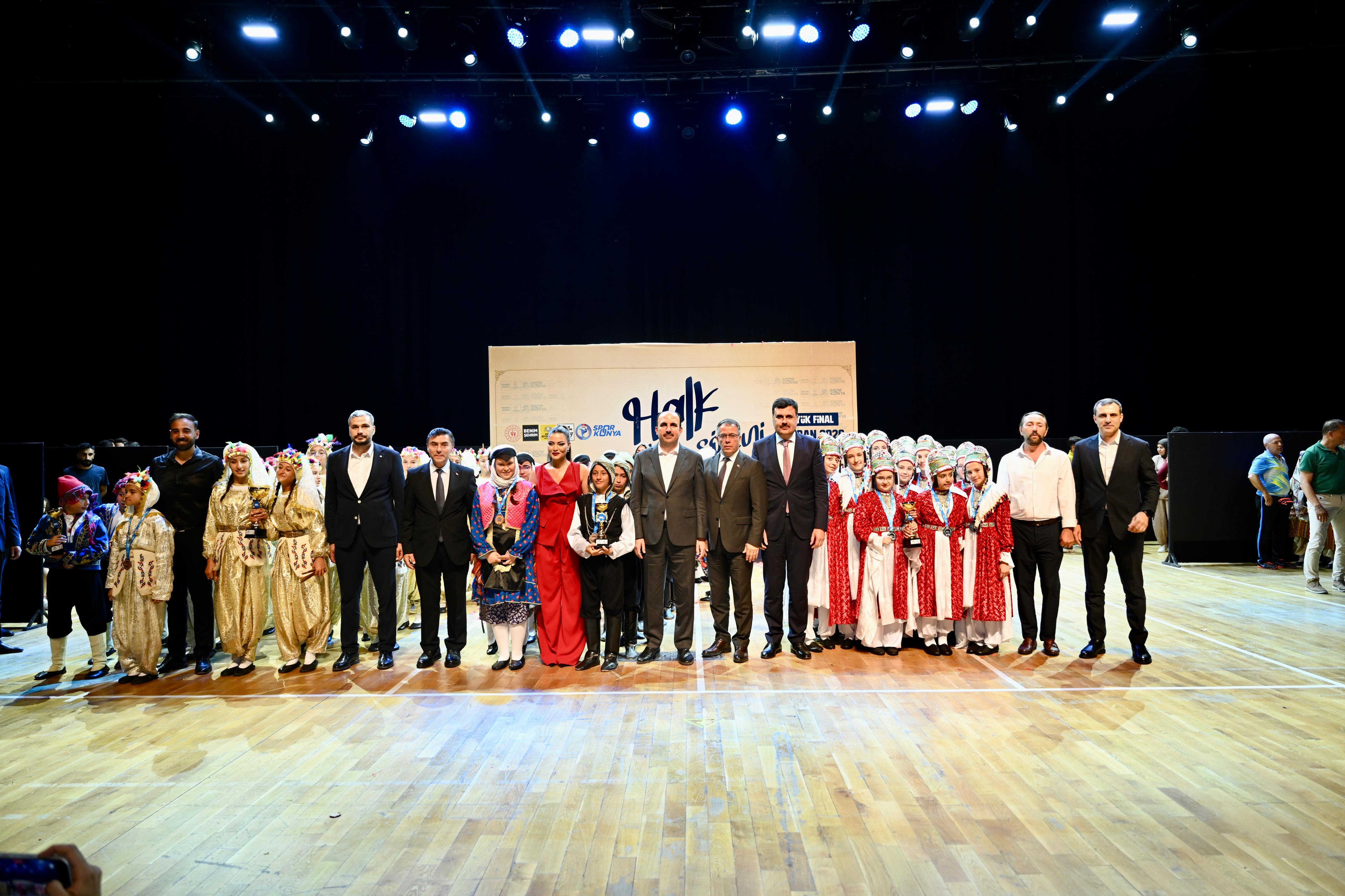 baskan-altay-halk-oyunlari-soleni-artik-sehrimiz-icin-devasa-bir-kultur-solenidir-14.jpg