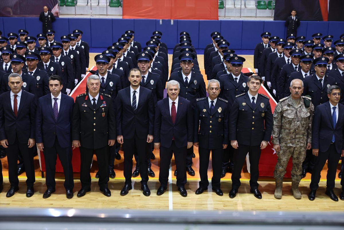 konyada-egitimini-tamamlayan-169-polis-adayi-mezun-oldu-2.jpg