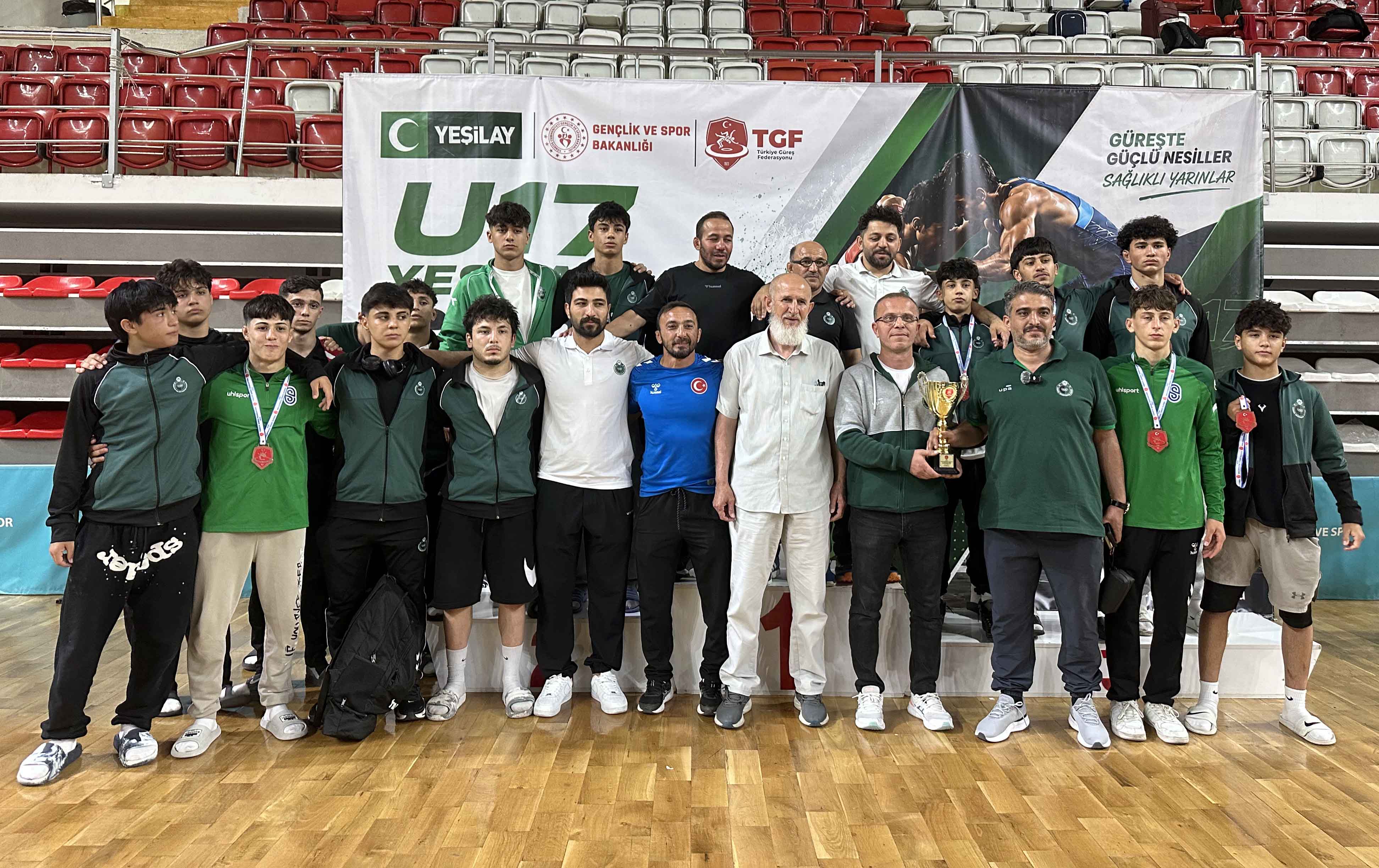 karatay-belediyespordan-u17-yesilay-gures-turkiye-sampiyonasinda-buyuk-basari-2.jpg