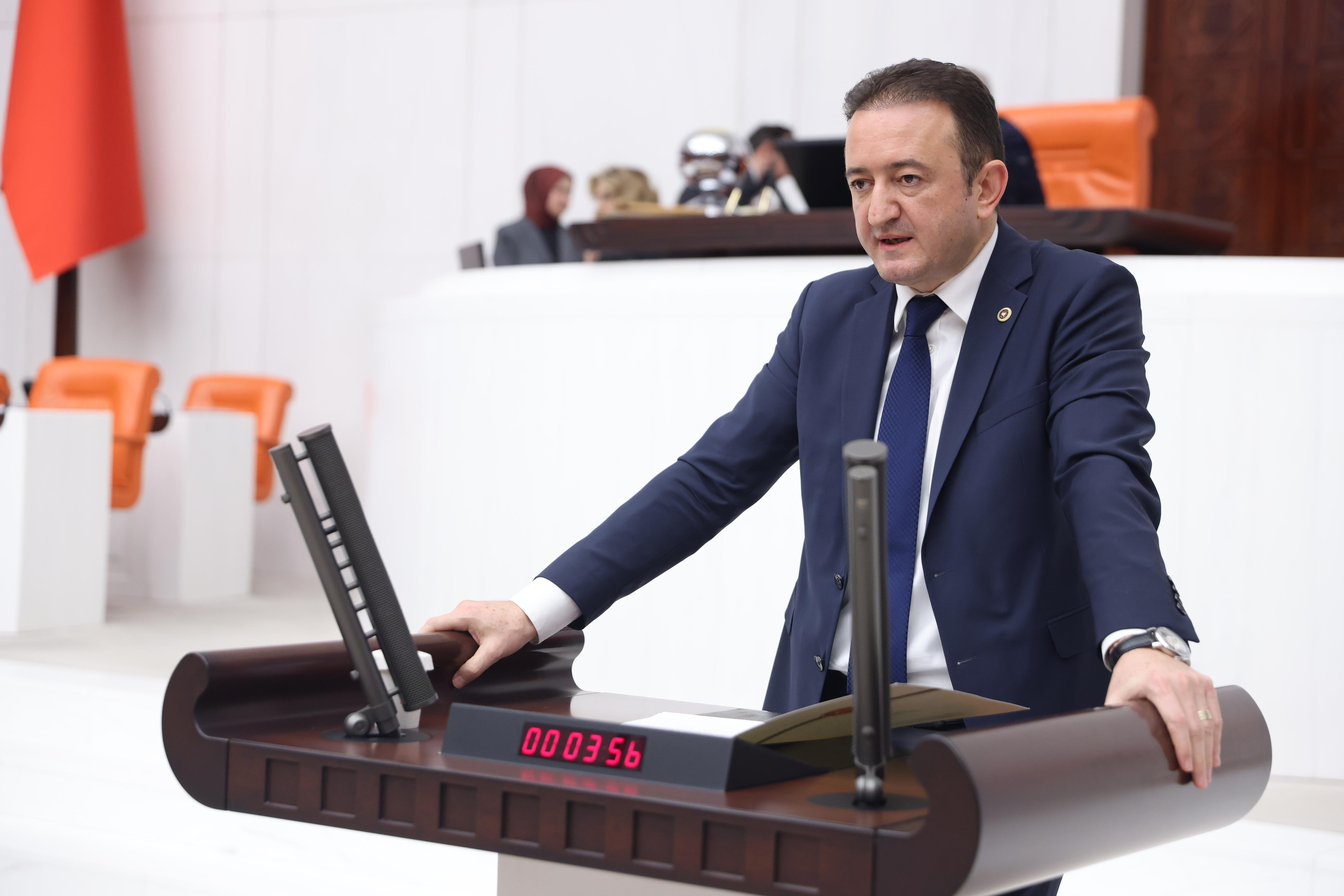 chp-konya-milletvekili-baris-bektas-fotolari-1.jpg