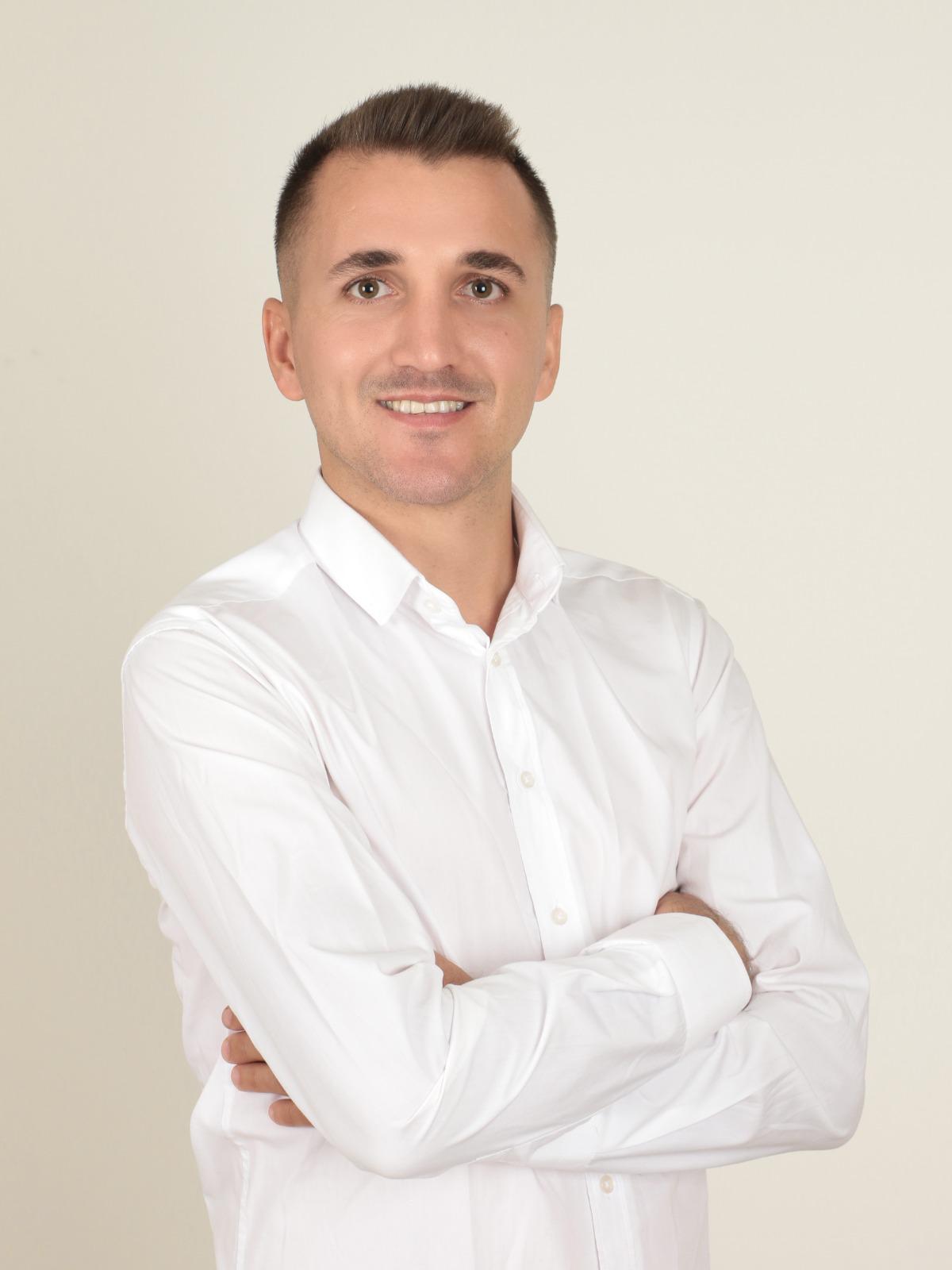 seyit-sayaner-fotolari.jpg