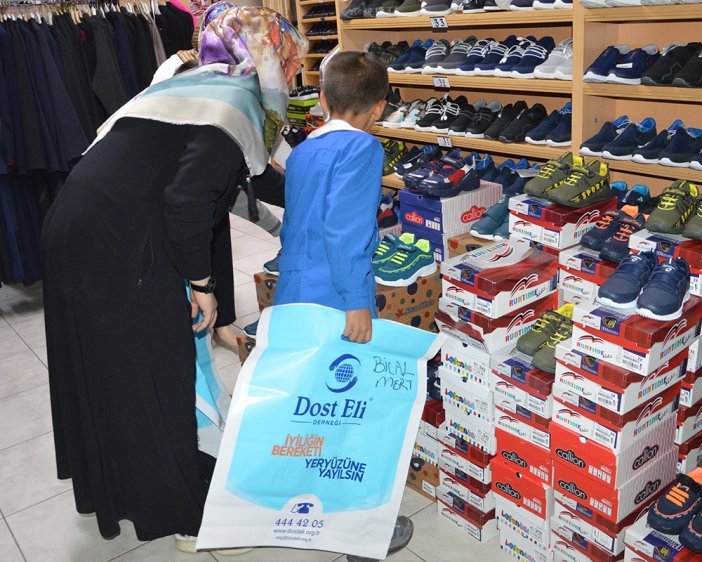 dosteli-ihtiyac-sahibi-ogrencileri-unutmadi-6.jpg