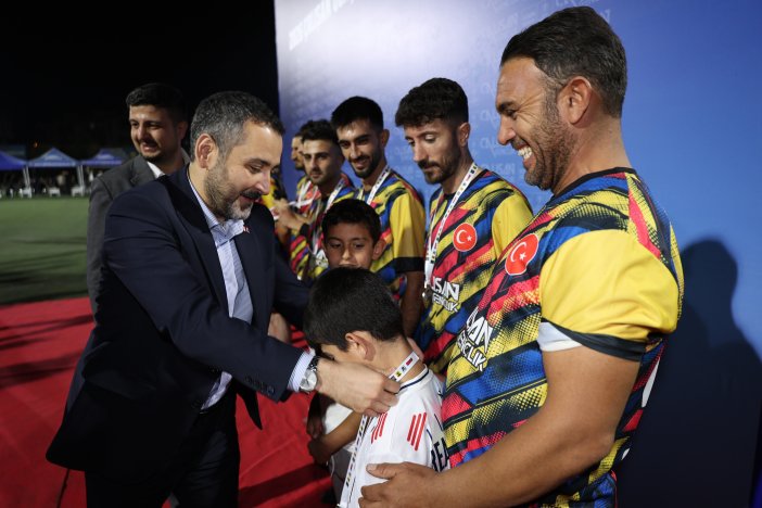 6-calisan-genclik-futbol-turnuvasi-buyuk-heyecana-sahne-oldu-12.jpg