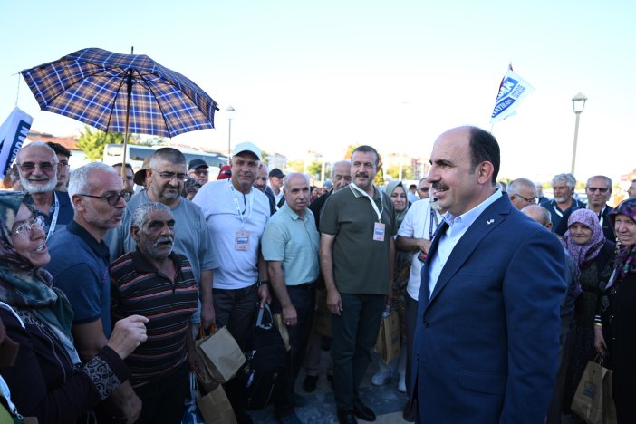 baskan-altay-hatirdan-hatiraya-kultur-turlarina-katilan-10-bin-emekli-buyugumuze-tesekkur-etti-1.jpg