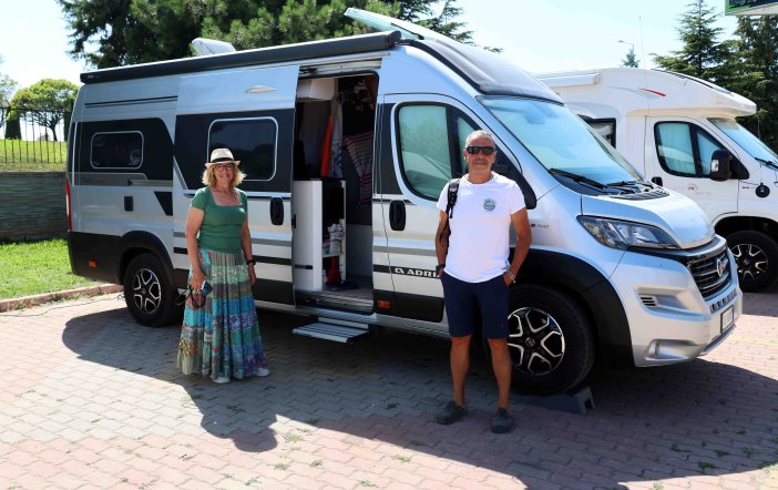 karavan-tutkunlari-karatayda-konforlu-bir-mola-veriyor-5.jpg