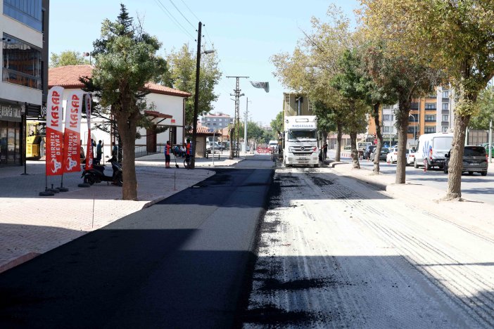karatay-asfalt-yenileme-calismalarini-surduruyor-2.jpg