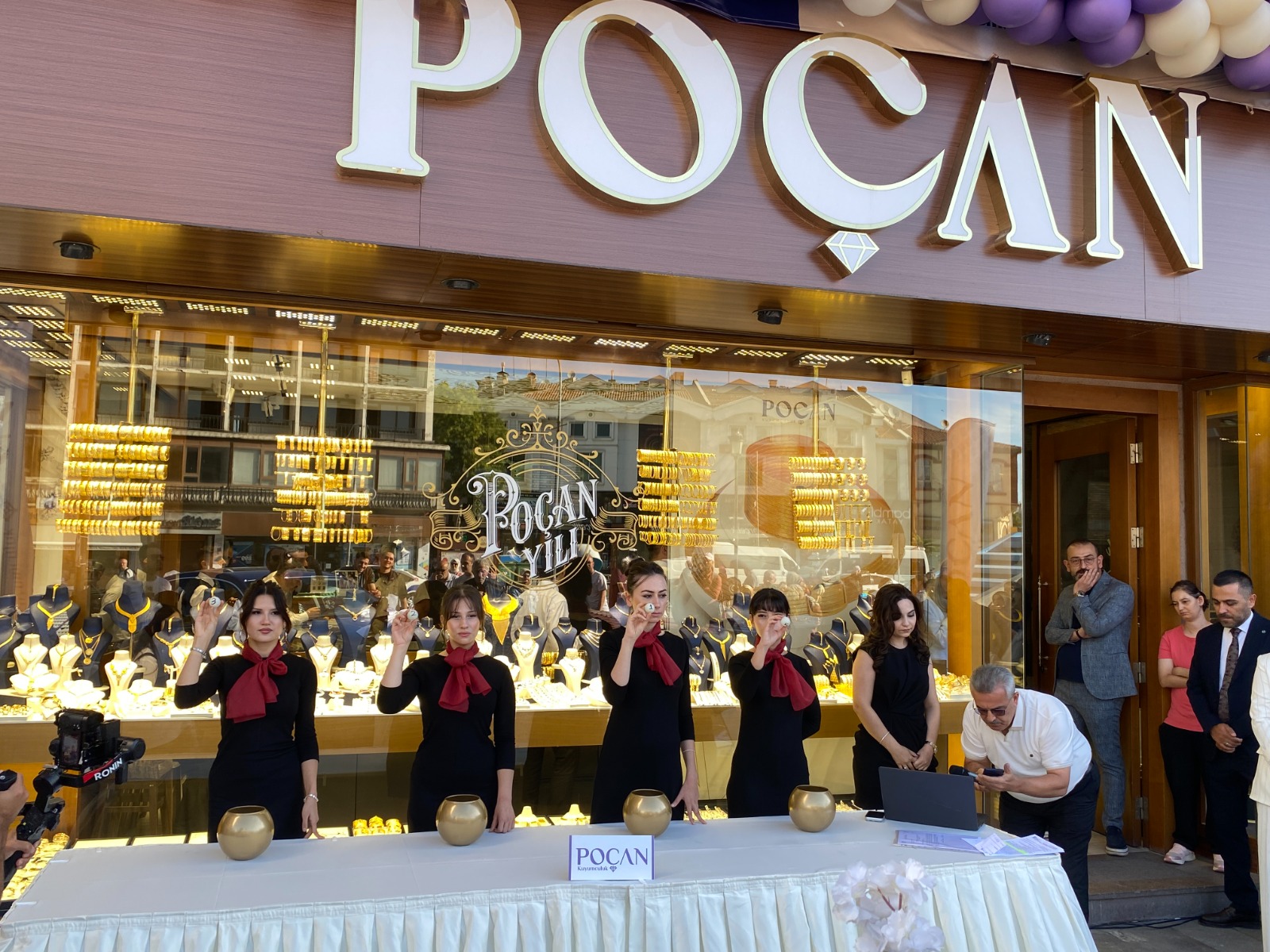 pocan-yilinda-buyuk-odul-togg-t10f-sahibine-kavustu-3.jpeg