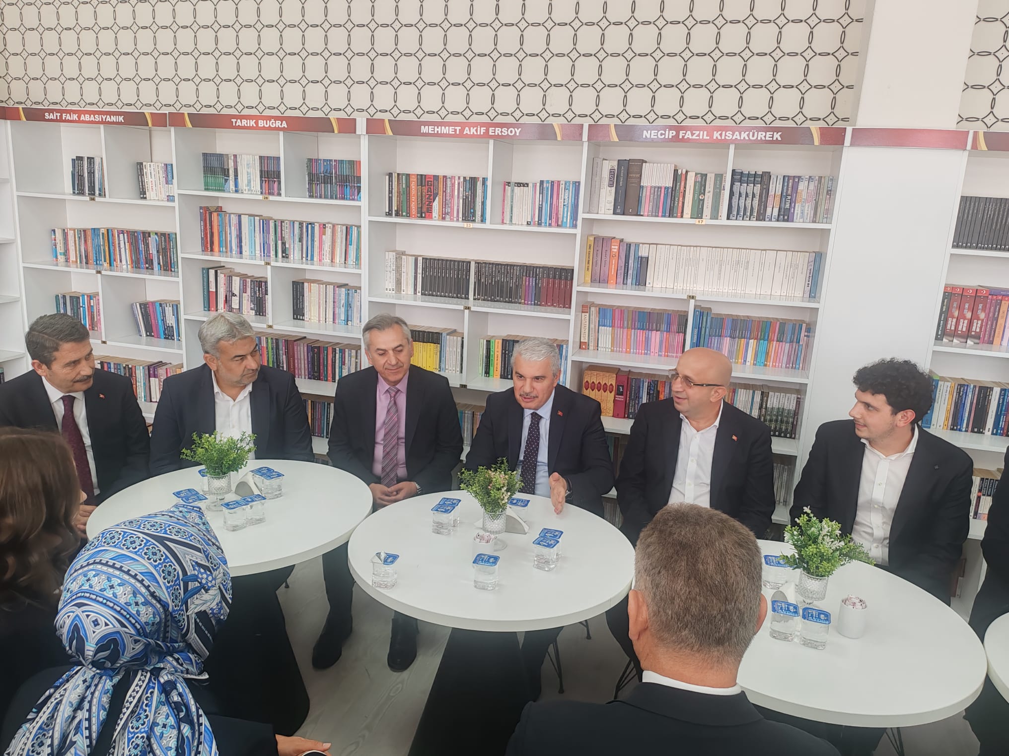 meram-anadolu-lisesine-aysenaz-konferans-salonu-acildi-2.jpeg