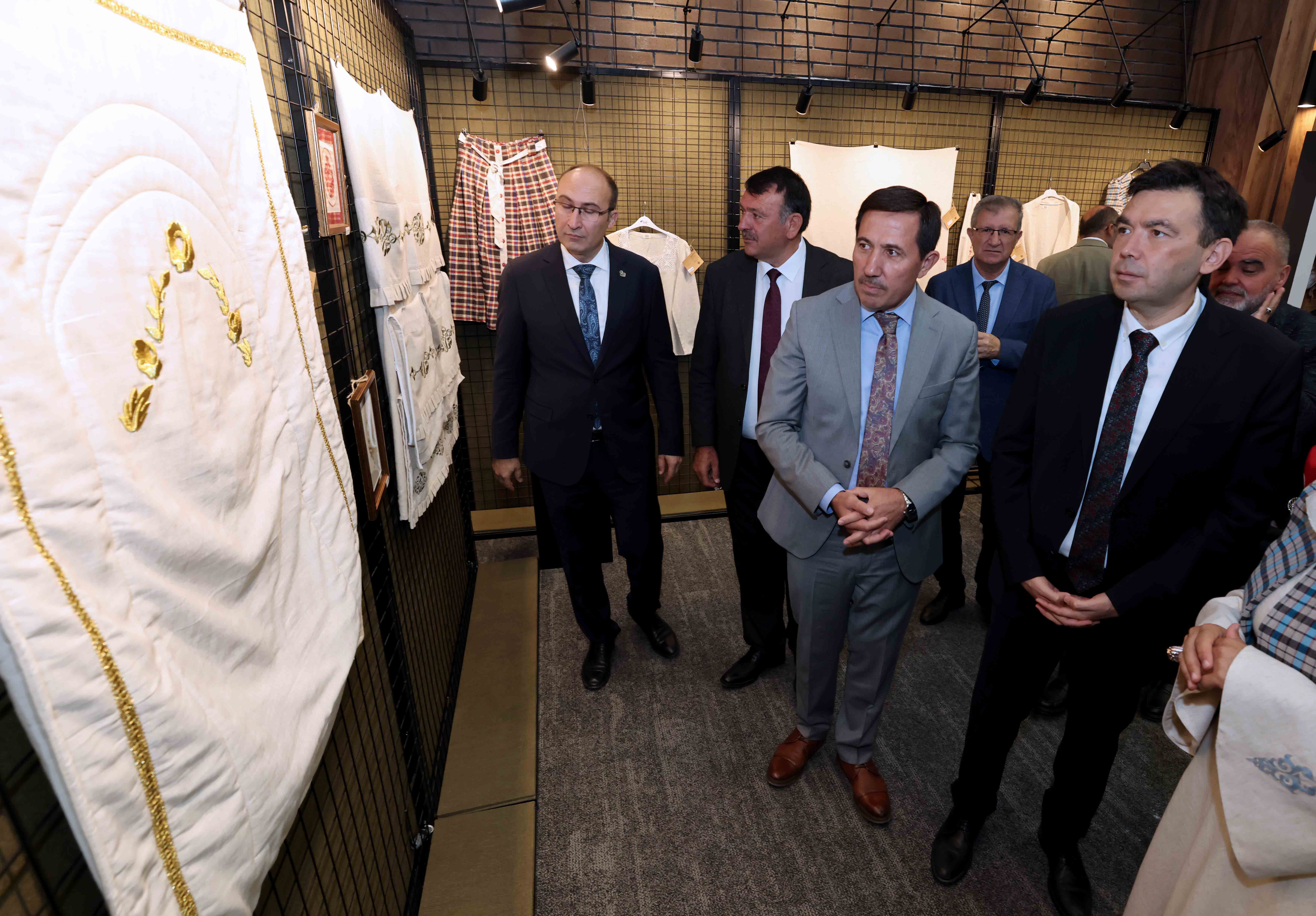 ilmek-ilmek-anadoludakilerle-kenevirden-hadim-bezine-projesi-karatayda-tanitildi-14.jpg